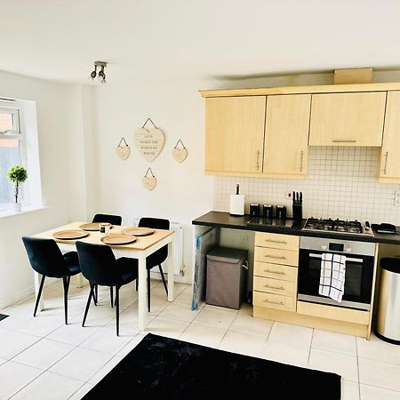 Harmony House 3 Bedroom New Build For Families, Contractors, Black Country Museum Sleeps 6 Tipton Bagian luar foto