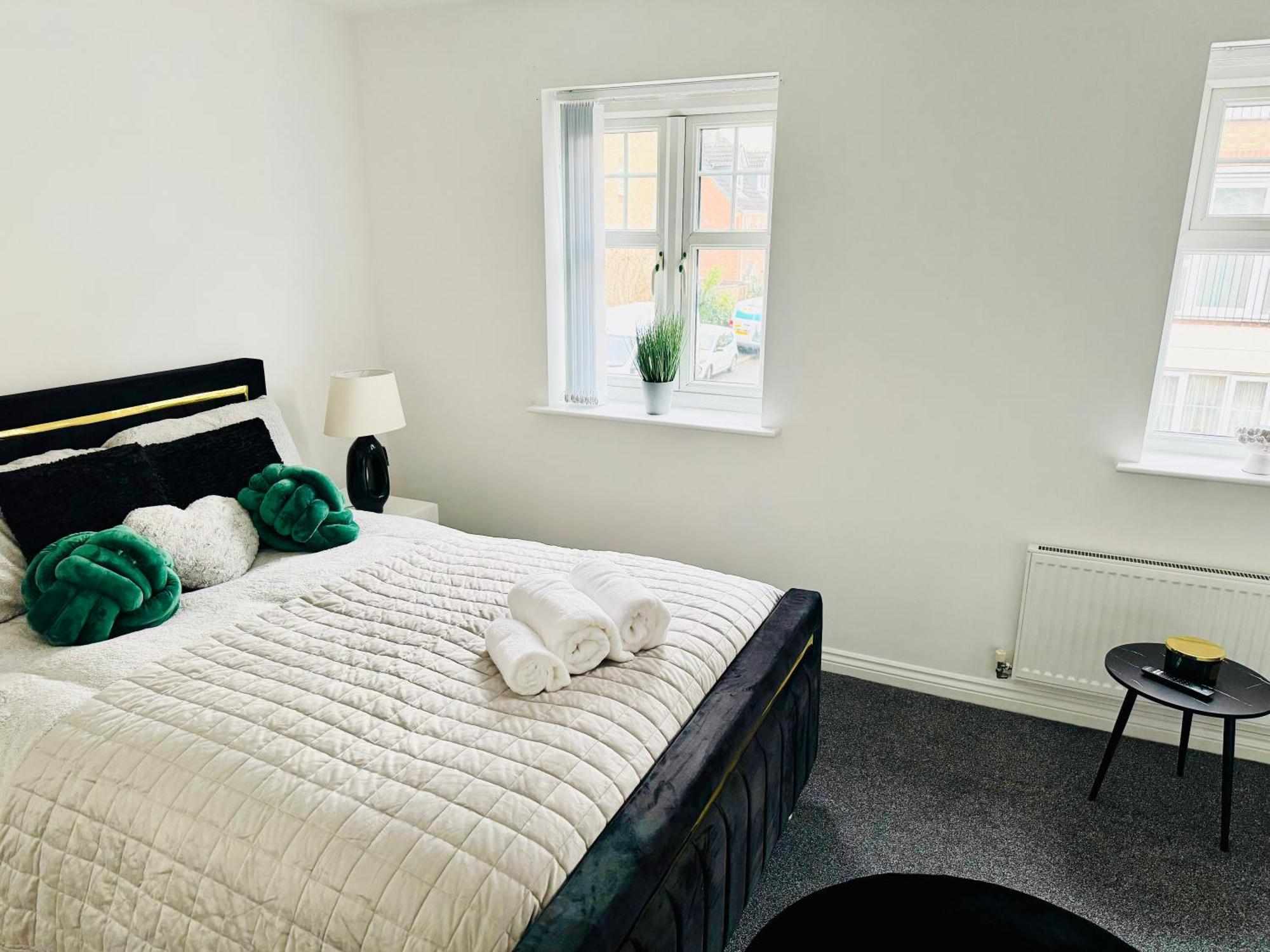Harmony House 3 Bedroom New Build For Families, Contractors, Black Country Museum Sleeps 6 Tipton Bagian luar foto